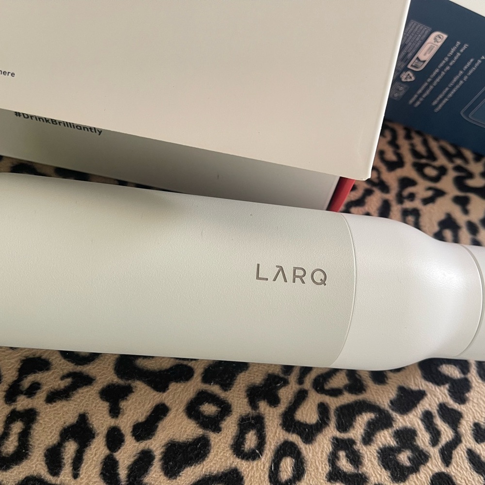 LARQ
BOTTLE PURE VIS 17 OZ SELF CLEANING & STAINLESS STEEL  -UV WATER PURIFIER - Picture 4 of 11
